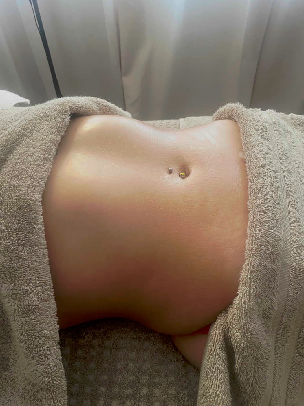 Relaxing facial and décolleté lymphatic massage during a treatment at Fresh Faced Skin Clinic in Scartho, Grimsby.
